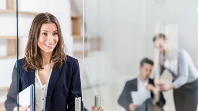 Vorrang der Betriebsratsarbeit trotz Krise? | © AdobeStock_zphoto83
