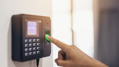 Arbeitszeit digitale Erfassung | © AdobeStock | tongpatong