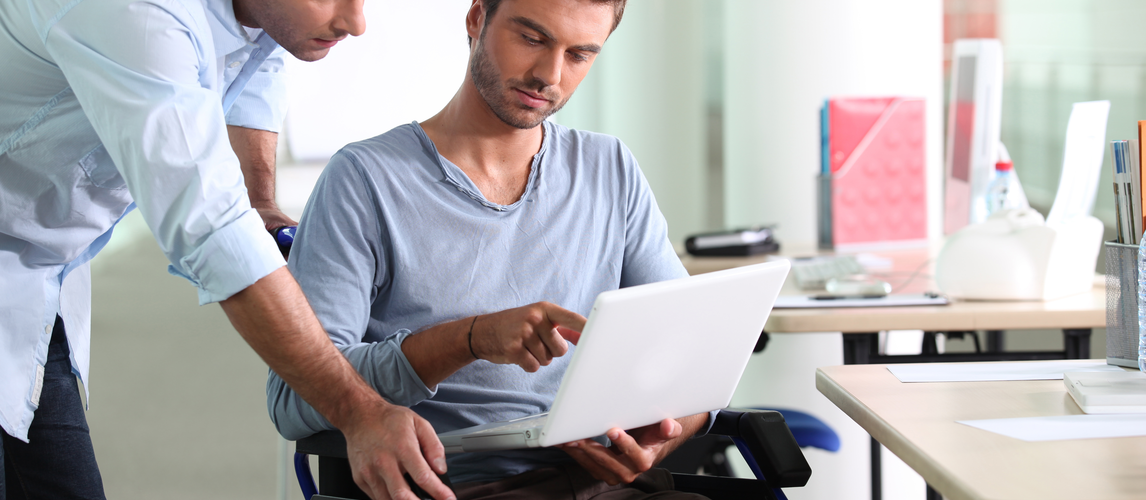 Für eine selbstbestimmte Teilhabe - persönliche Assistenz | © AdobeStock | auremar