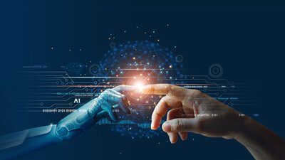 Intelligente Vernetzung von Mensch und Maschine | © AdobeStock | ipopba