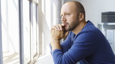 So komme ich an ein Zwischenzeugnis | © AdobeStock | contrastwerkstatt