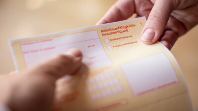 was-duerfen-und-was-nicht-waehrend-der-au | © AdobeStock | 239008348 | mpix-foto