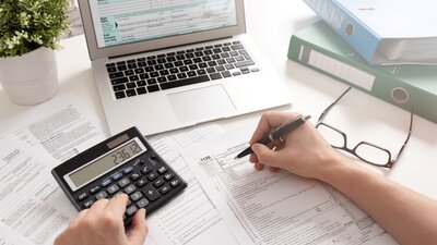 die-besten-steuervorteile-am-arbeitsplatz | © AdobeStock | 244178317 | Proxima Studio