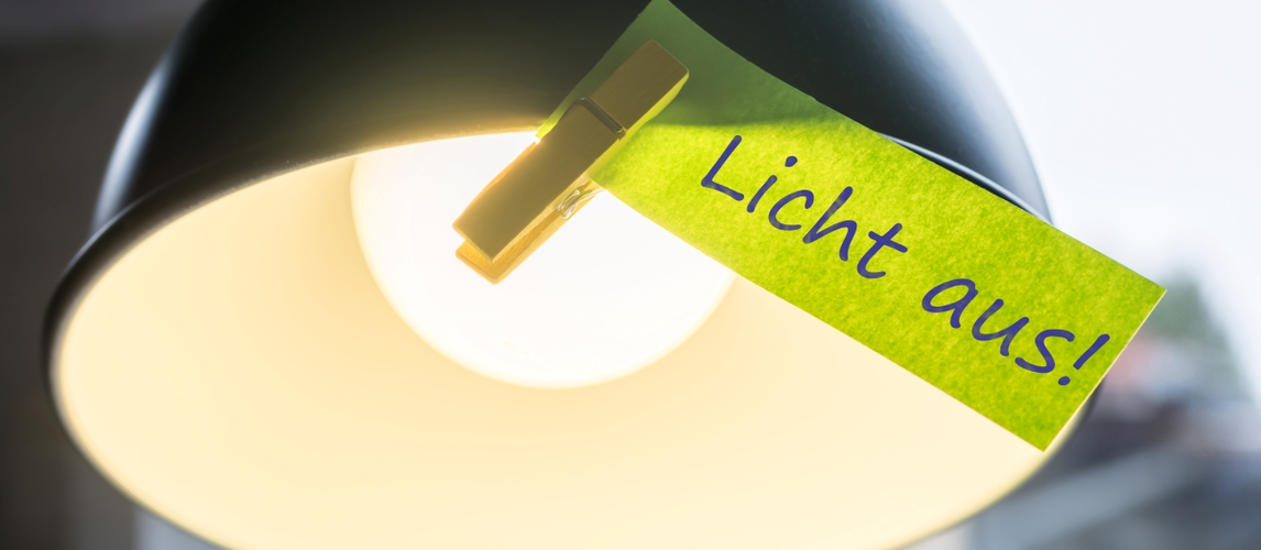 mit-einem-schlag-licht-aus-im-wombats | © AdobeStock | 128910067 | Ralf Geithe