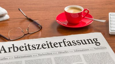 Arbeitszeiterfassung | Mitbestimmung Betriebsrat | © Adobe | Zerbor