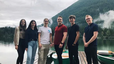 Die Roche-JAV (v.l.n.r.): Anna Geiger, Julia Stroh, Laura Dessel, Nikolas Klinger, Tristan Lanwehr, Lucas Wade | © JAV Roche Diagnostics GmbH