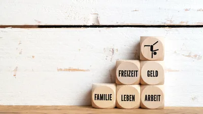 „New Pay“ in einer neuen Arbeitsrealität  | © AdobeStock | fotogestoeber