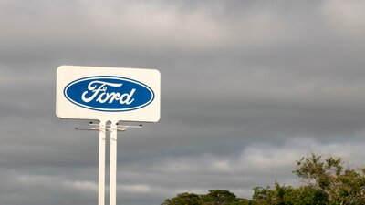 3.200 Jobs gefährdet: Ford-Betriebsrat muss schlechte Nachrichten überbringen  | © Leonidas - stock.adobe.com
