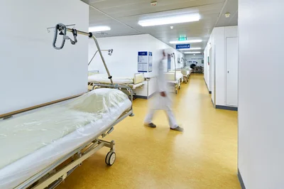 Die Krankenhausreformen gehen Ricardo Lange nicht weit genug | © AdobeStock | upixa