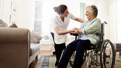 Praxiswissen rund um die Altersrente für schwerbehinderte Menschen | © AdobeStock | A.B./peopleimages.com