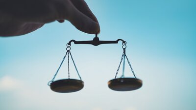KI unterstützte Betriebsvereinbarung prüfen | © AdobeStock | beeboys