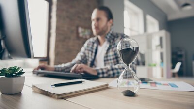 Arbeitszeiterfassung: Was gibt es aktuell für Betriebsräte zu tun? | © AdobeStock | deagreez
