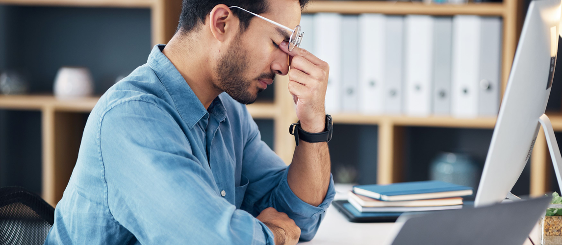Bildschirmbrille | © AdobeStock | peopleimages.com.jpg