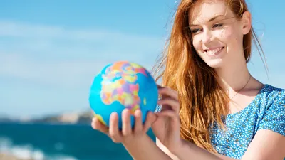 Arbeiten im Ausland: Das gilt für Grenzgänger | © AdobeStock | contrastwerkstatt