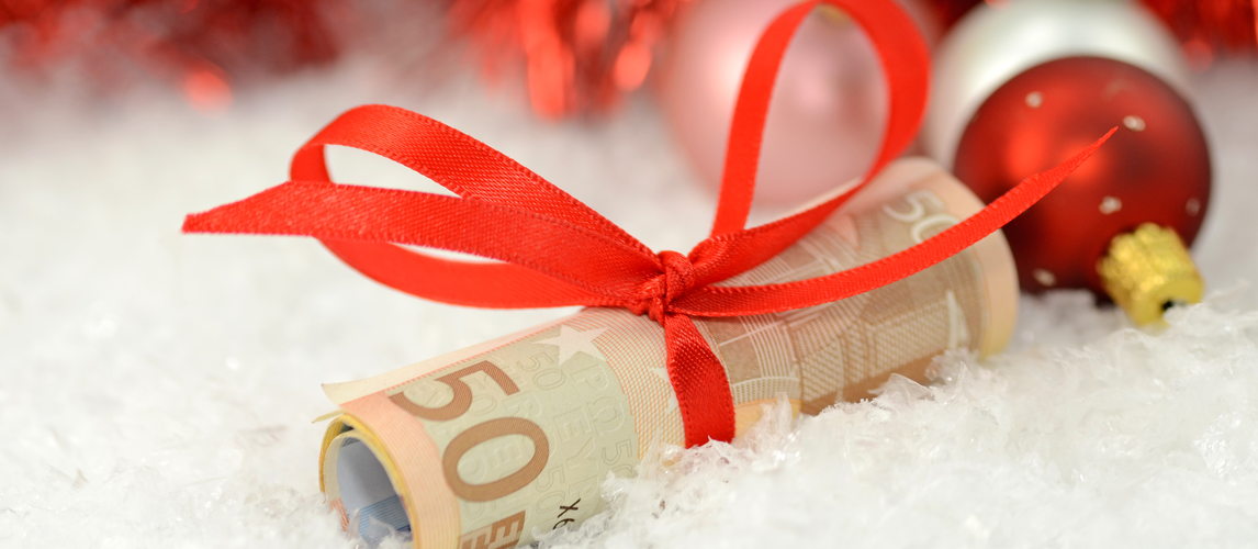 Weihnachtsgeld: Wer hat Anspruch darauf? | © AdobeStock | matho