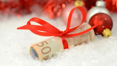 Weihnachtsgeld: Wer hat Anspruch darauf? | © AdobeStock | matho