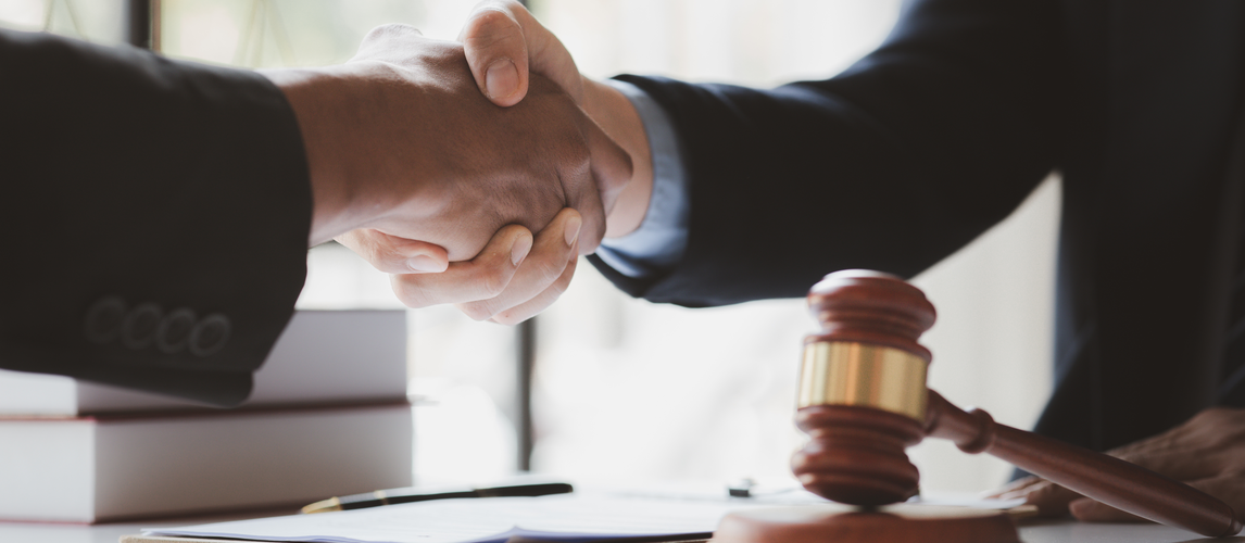 Dringend gebraucht: „Mehr Unterstützung vom Gesetzgeber“ | © AdobeStock | PhotosD