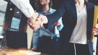 Leo Martin über Verhandlung und Kommunikation | © AdobeStock | Alex from the Rock