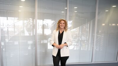 Johanna Weiß aus dem ifb-Einkauf | © ifb