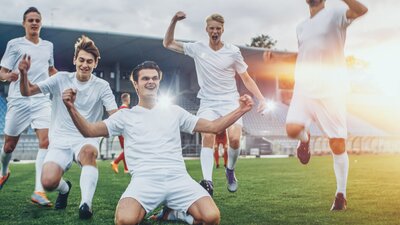 So läuft das mit der Mitbestimmung bei den EM-Teilnehmern  | © AdobeStock | Gorodenkoff