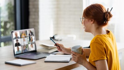 Online-Sitzungen im Wirtschaftsausschuss | © AdobeStock | kucherav