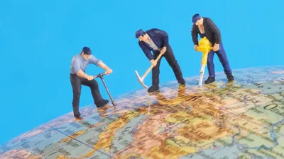 Arbeitsbedingungen Studie Europa | © AdobeStock | Franz Pfluegl