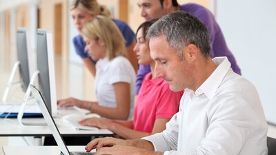 Megatrends in der Arbeitswelt: Was passiert mit unseren Jobs? | © AdobesStock | goodluz