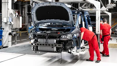 Geisterfahrt bei VW: Die Beschäftigungssicherung wackelt  | © Adobe | BlackMediaHouse