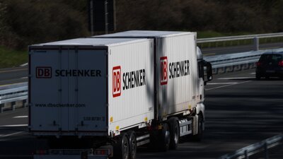14,3 Milliarden Euro: Bahn verkauft DB-Schenker  | © AdobeStock | Tobias Arhelger 