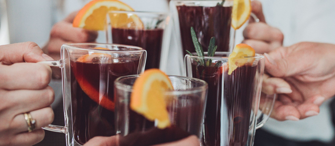 Glühwein im Job erlaubt? | © AdobeStock | florianjacob.com