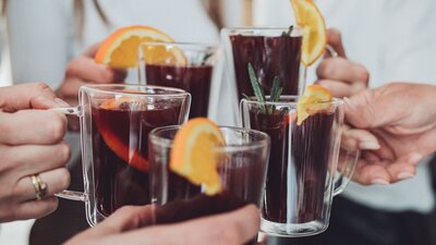 Glühwein im Job erlaubt? | © AdobeStock | florianjacob.com