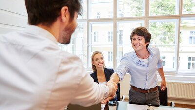 Interessenvertreter lieben ihr Ehrenamt – und wünschen sich dennoch mehr Wertschätzung | © AdobeStock | Robert Kneschke