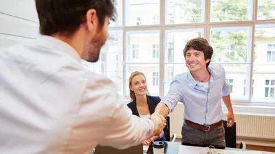 Interessenvertreter lieben ihr Ehrenamt – und wünschen sich dennoch mehr Wertschätzung | © AdobeStock | Robert Kneschke