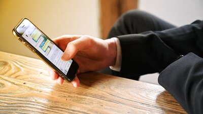 BR-Kommunikation über WhatsApp?  | © AdobeStock | JOE LORENZ DESIGN