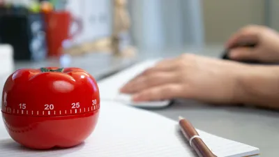 Pomodoro-Technik Zeitmanagement | © AdobeStock | Jaimie Mcgowan/Wirestock