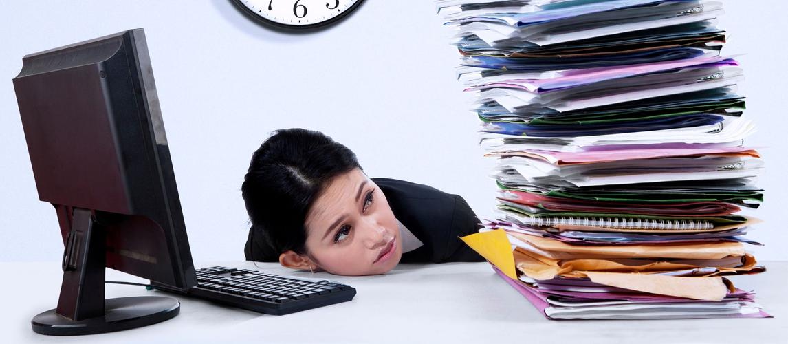 Überstunden Arbeitnehmer | © AdobeStock | Creativa Images