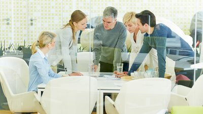 Strategien, Ideen und Tipps für die nächsten Betriebsratswahlen  | © AdobeStock | Robert Kneschke