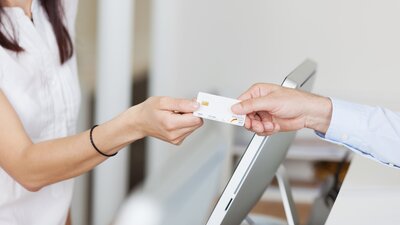 Sonderkündigungsrecht greift – Wechsel (meist) aber auch später möglich | © AdobeStock | contrastwerkstatt