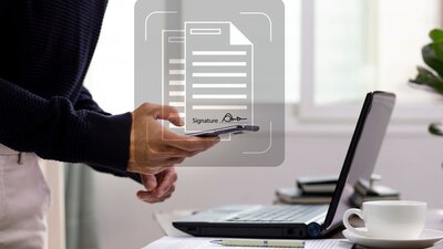 Elektronische Signatur | © AdobeStock_ | Surasak Chuaymoo