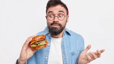 Kantinenessen | © AdobeStock_433957800-wayhome.studio.jpg