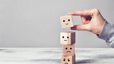 Dr. Simon Senner zu Zielen, Methoden und der Rolle von Mitarbeitern und Führungskräften bei der GBU Psyche | © AdobeStock | fidaolga
