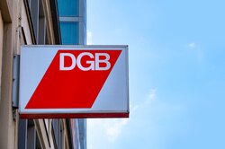 Gewerkschaften auf Talfahrt – Stillstand in der Mitbestimmung? | © AdobeStock |kittyfly