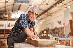 Aktivrente – lohnt sich das? | © AdobeStock | Robert Kneschke