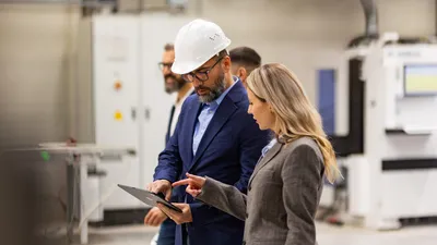 Wenn KI den Arbeitsalltag verändert | © stock.adobe.com | Halfpoint