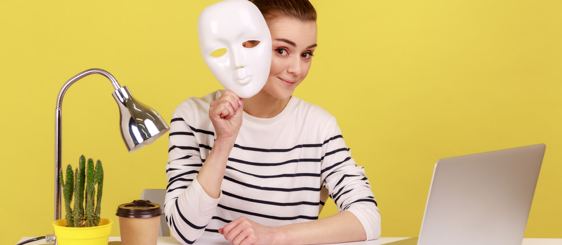 AI Creeping | © AdobeStock | khosrork.