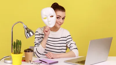 AI Creeping | © AdobeStock | khosrork.