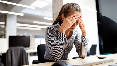 Mentale Erschöpfung- Neue Studie | © stock. adobe.com | NDABCREATIVITY