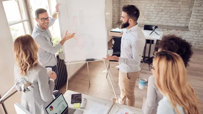 Warum die Rolle des Betriebsratsvorsitzenden weit über Paragrafen hinausgeht | © stock.adobe.com | ivanko80