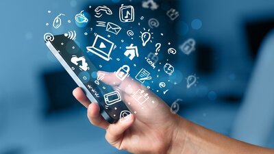 Durch Social Media zur Kündigung | © ra2 studio - Fotolia.com