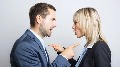 Streit und Interessenkonflikte während der Betriebsratswahl | © DDRockstar - Fotolia.com